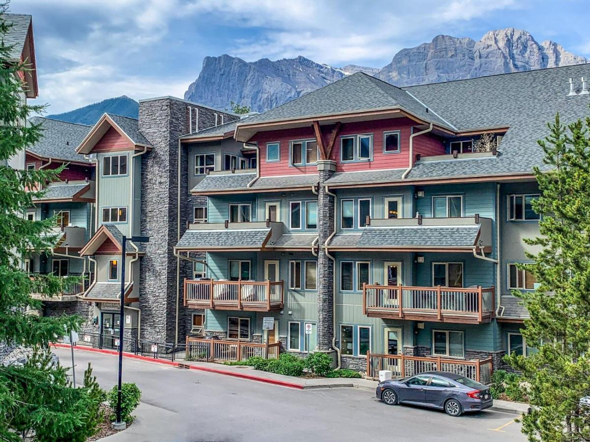 Spectacular Mountain View Corner Unit Pool Hot Tub Park Pass Apartment Canmore Ngoại thất bức ảnh