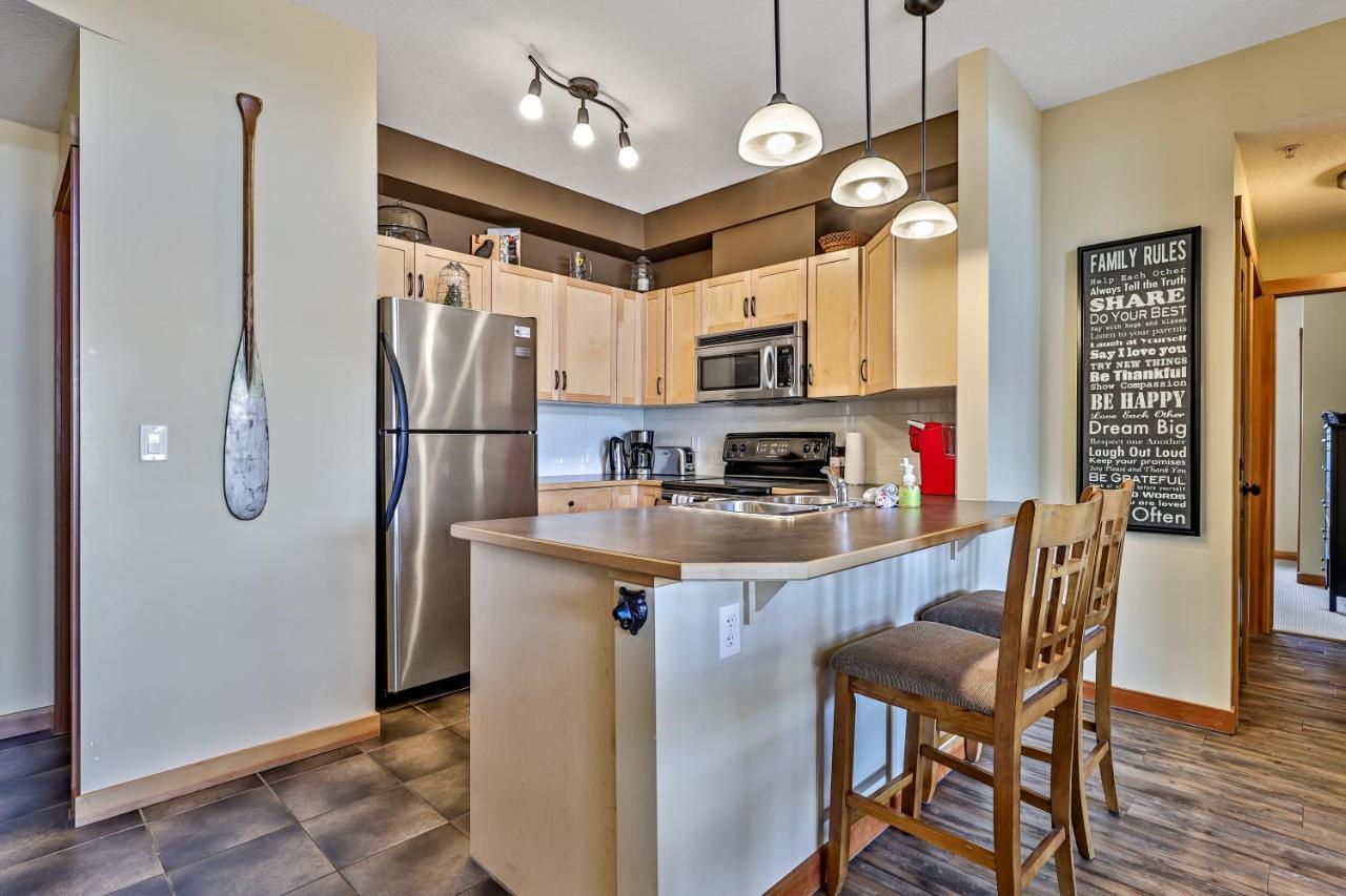 Spectacular Mountain View Corner Unit Pool Hot Tub Park Pass Apartment Canmore Ngoại thất bức ảnh